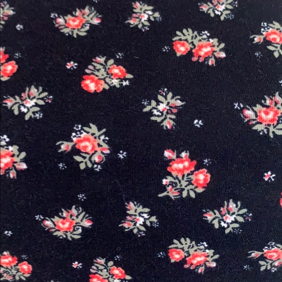 Black crop top - Picture 3 of 4